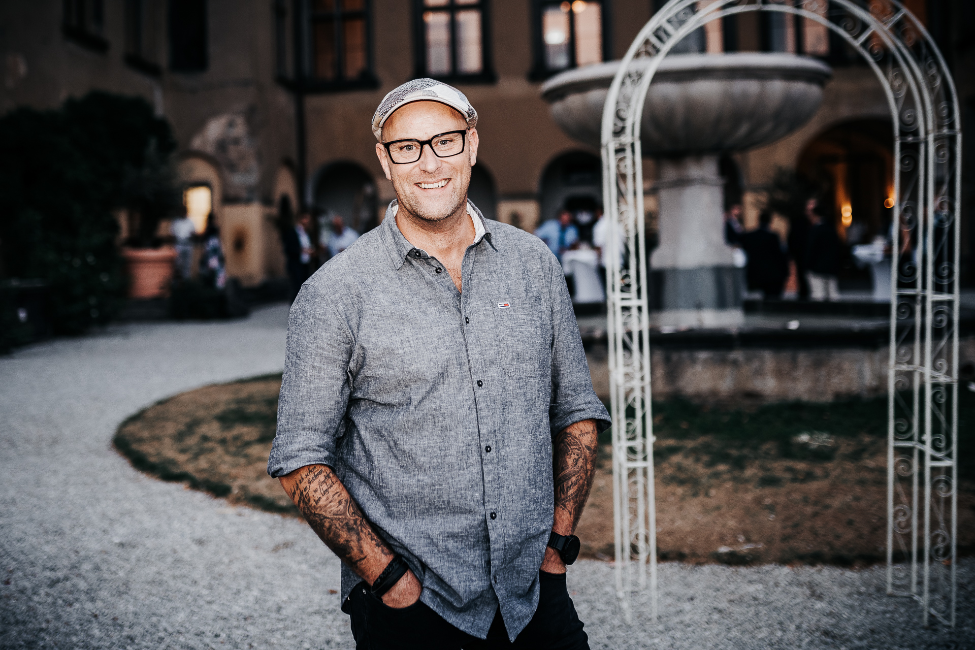 Hochzeitsfotograf Marco Damen aus Euskirchen während einer Hochzeitsreportage.