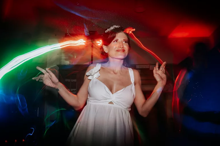 Hochzeit Party echte Momente Tanz Brautpaar