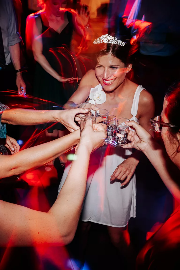 Hochzeit Party echte Momente Tanz Brautpaar